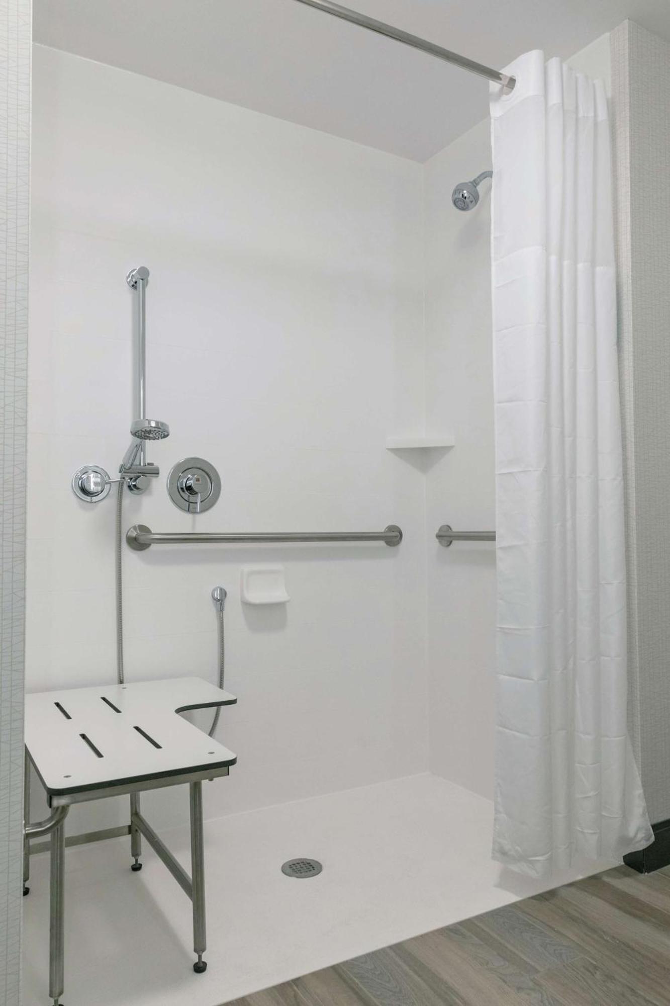 Hampton Inn Black Mountain Eksteriør billede